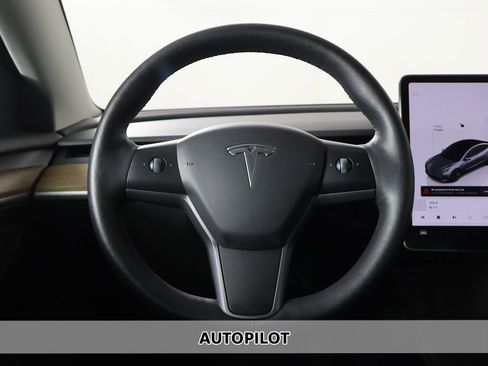 Used 2023 Tesla Model 3 Standard Range image 3