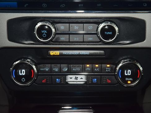 Used 2022 Ford F250 Lariat w/ Black Appearance Package AWD/4WD image 38
