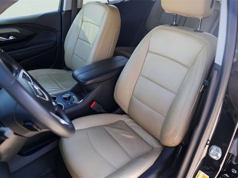 Used 2023 GMC Terrain SLE w/ Driver Convenience Package image 10