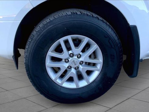 Used 2020 Nissan Frontier SV image 10