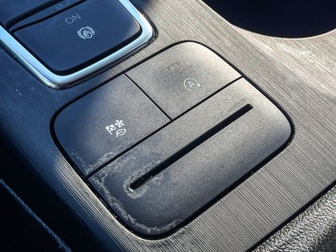 Used 2021 Ford Escape SE w/ SE Sport Appearance Package image 30