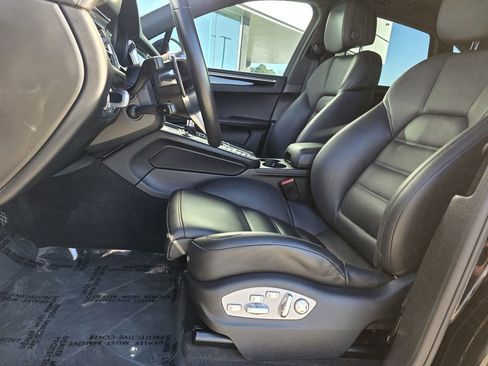 Used 2020 Porsche Macan S image 16