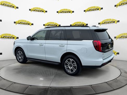 Certified 2025 Ford Expedition Active AWD/4WD image 3