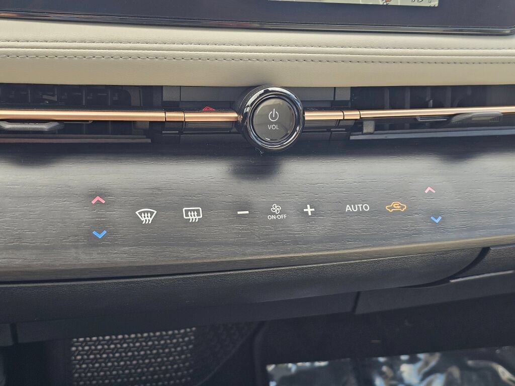 Used 2024 Nissan Ariya AWD image 17
