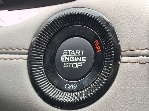 Used 2022 Jeep Compass Limited image 23