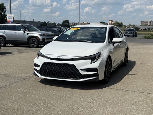 Used 2025 Toyota Corolla SE FWD image 12