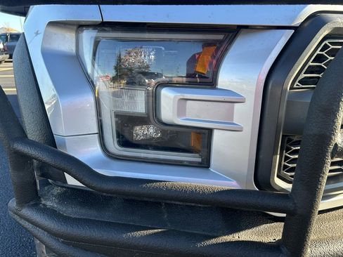 Used 2018 Ford F150 Raptor w/ Equipment Group 802A Luxury image 3