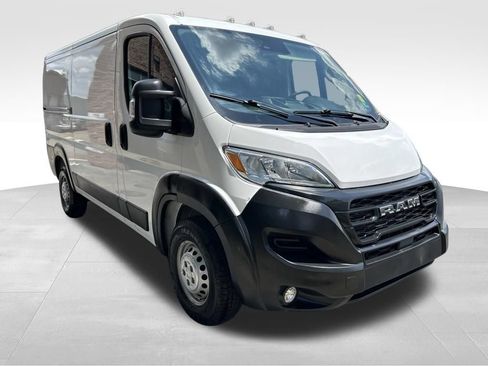 Used 2025 RAM ProMaster 2500 w/ Convenience Group FWD image 8