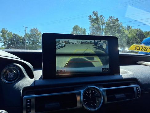 Used 2022 Lexus IS 350 F Sport image 11