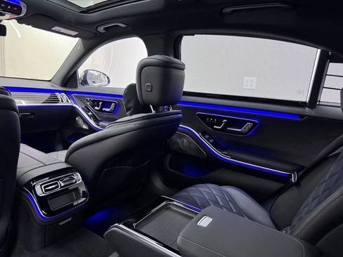 Used 2023 Mercedes-Benz S 580e 4MATIC Sedan w/ Warmth & Comfort Package image 20