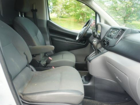 Used 2016 Nissan NV200 S image 17