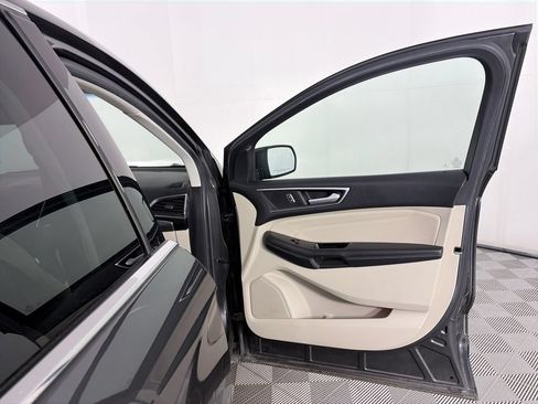 Used 2015 Ford Edge Titanium w/ Equipment Group 302A AWD/4WD image 30