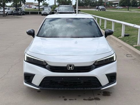 Used 2022 Honda Civic Sport image 2