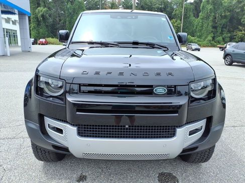 Used 2024 Land Rover Defender 110 S AWD/4WD image 9