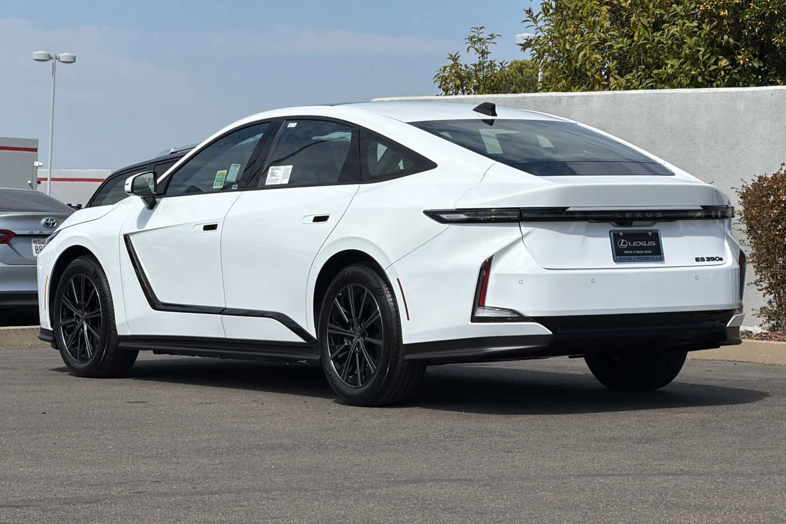 New 2026 Lexus ES 350e w/ Convenience Package FWD image 7