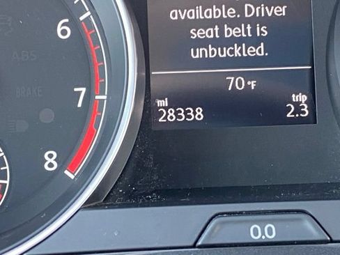 Used 2021 Volkswagen Golf 4-Door FWD image 22