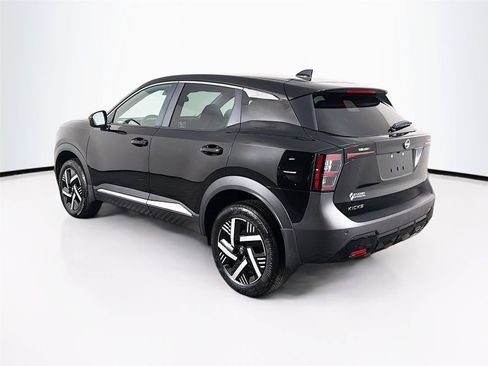 Used 2025 Nissan Kicks SV FWD image 5