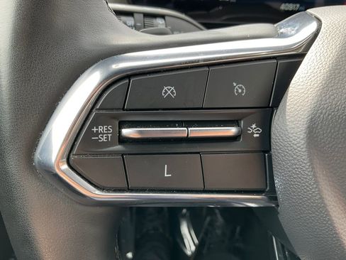 Used 2025 Chevrolet Equinox LT w/ Convenience Package II image 5