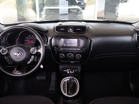 Used 2018 Kia Soul FWD image 30