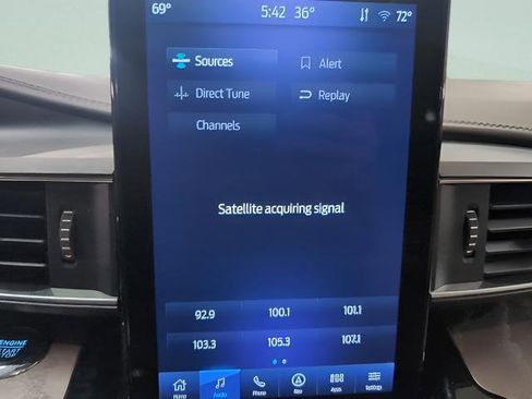 Used 2022 Ford Explorer Platinum w/ Equipment Group 601A image 12