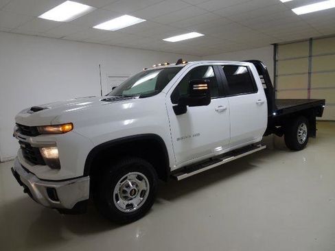 Used 2024 Chevrolet Silverado 2500 LT w/ Convenience Package AWD/4WD image 3