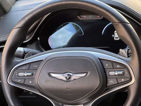 Used 2023 Genesis GV70 3.5T Sport w/ Sport Prestige Package AWD/4WD image 20