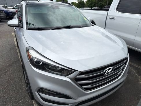 Used 2018 Hyundai Tucson Value FWD image 3