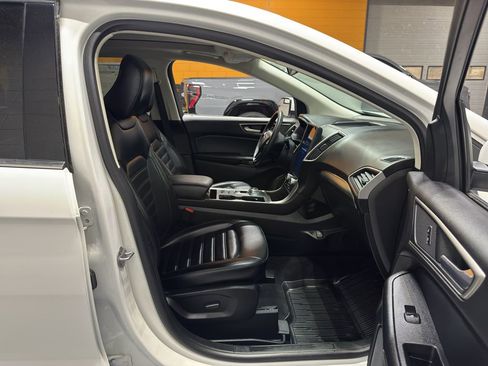 Used 2022 Ford Edge SEL w/ Convenience Package image 17