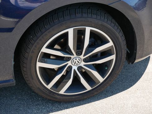 Used 2016 Volkswagen Golf Limited Edition FWD image 15