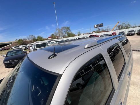 Used 2005 Cadillac Escalade ESV Platinum image 96