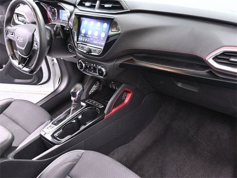 Used 2023 Chevrolet TrailBlazer RS w/ Sun and Liftgate Package image 29