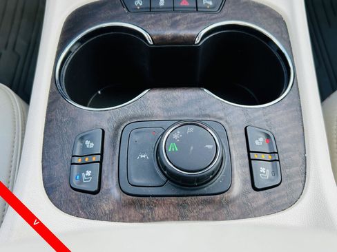 Used 2023 GMC Acadia Denali w/ Denali Ultimate Package image 9