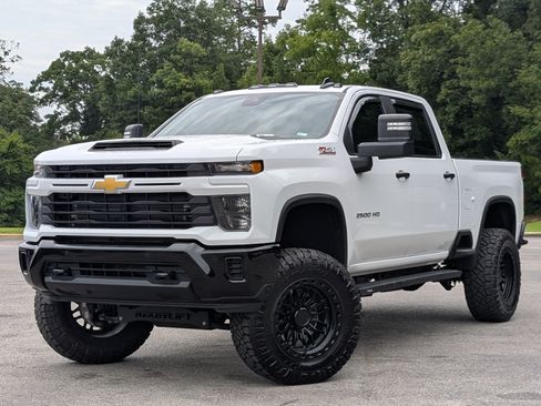 Used 2025 Chevrolet Silverado 2500 Custom w/ Custom Value Package AWD/4WD image 4