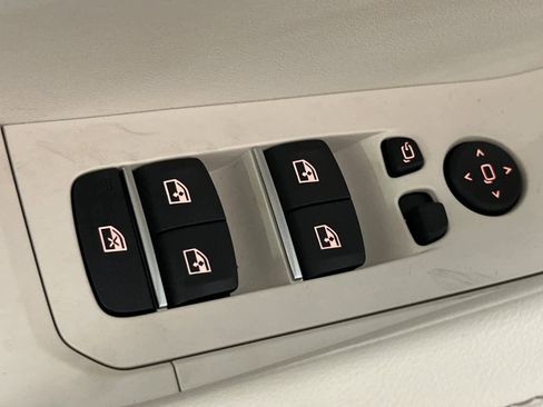 New 2026 BMW X6 M60i image 13