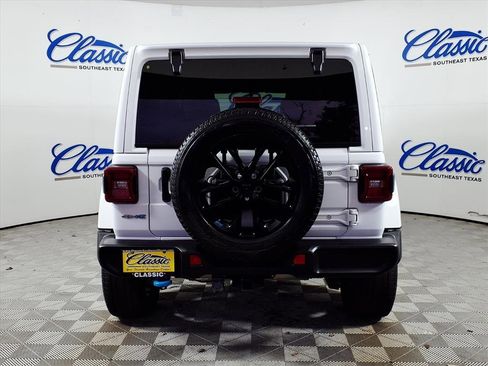 Used 2022 Jeep Wrangler Unlimited Sahara w/ Cold Weather Group image 4