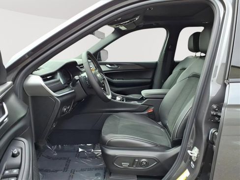 New 2025 Jeep Grand Cherokee 4WD image 11