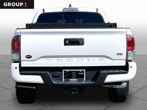 Used 2023 Toyota Tacoma TRD Off-Road w/ TRD Premium Off Road Package AWD/4WD image 5