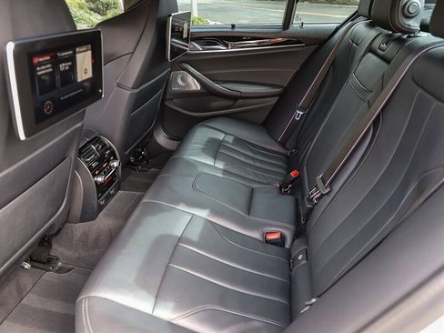 Used 2019 BMW M5 w/ Executive Package image 29