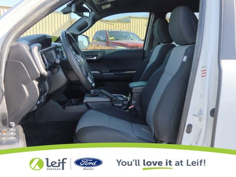 Used 2023 Toyota Tacoma TRD Off-Road image 12