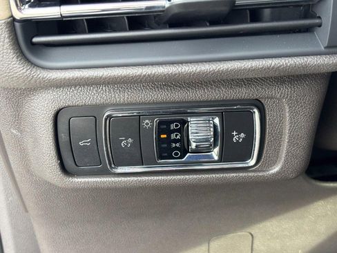 Used 2022 Lincoln Corsair Reserve w/ Equipment Group 201A image 18