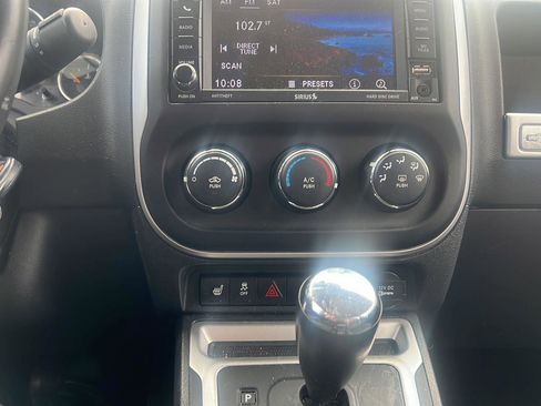 Used 2014 Jeep Compass Latitude w/ Premium Sound Group FWD image 21