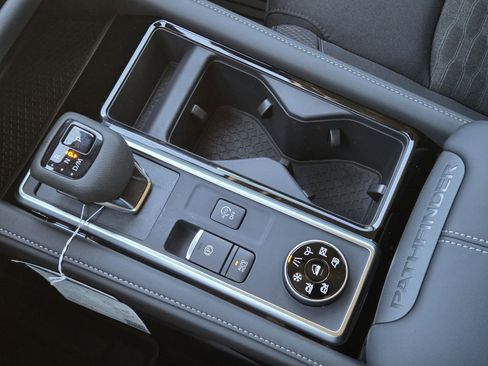 New 2026 Nissan Pathfinder SV image 18