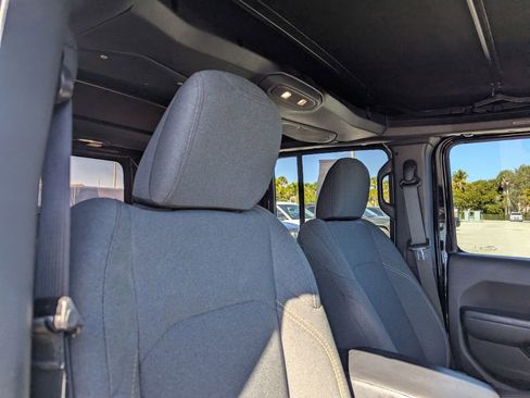 Used 2024 Jeep Wrangler Willys image 11