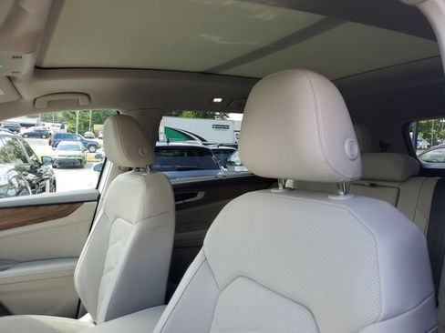 Certified 2025 Volkswagen Atlas SE w/ Panoramic Sunroof Package FWD image 16