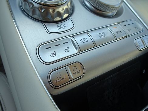 Used 2025 Genesis G90 3.5T AWD/4WD image 21