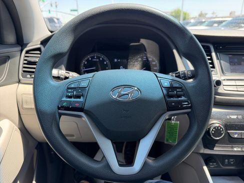 Used 2017 Hyundai Tucson SE AWD/4WD image 9