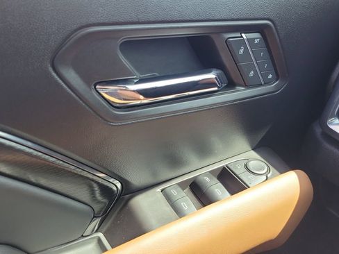 Used 2024 GMC Canyon AT4 w/ AT4 Premium Package AWD/4WD image 17