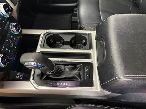 Used 2019 Ford F150 Lariat w/ Equipment Group 502A Luxury AWD/4WD image 31