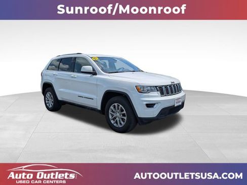 Used 2021 Jeep Grand Cherokee Laredo w/ Security & Convenience Group AWD/4WD image 1