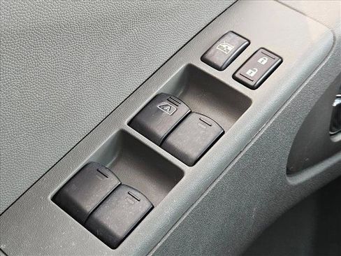 Used 2017 Nissan Frontier SV image 16